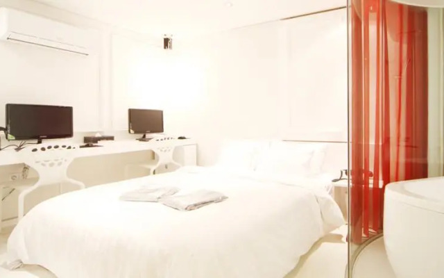 Echae Hotel 3 Sinchon