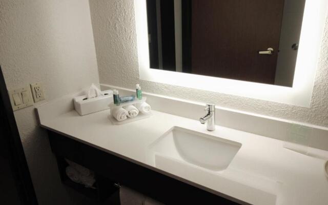 Holiday Inn Express & Suites Houston - Memorial Park Area, an IHG Hotel