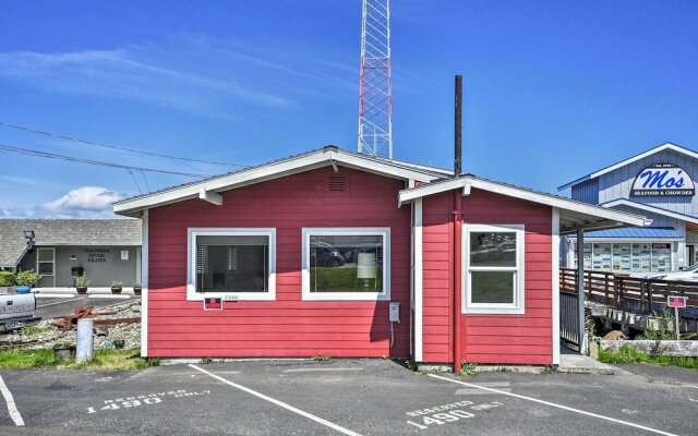 Waterfront Condo on Pier in Downtown Astoria!