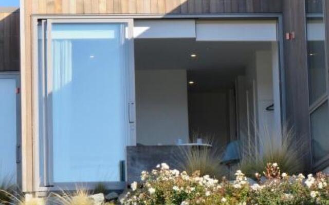Lakeview Studio B