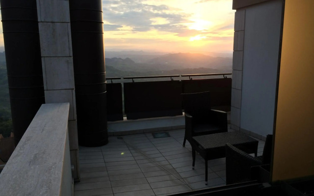 Hotel Joli