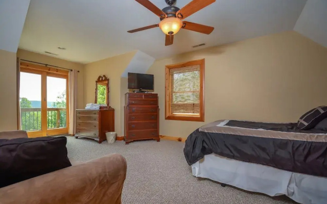 Cozy Bear Chalet