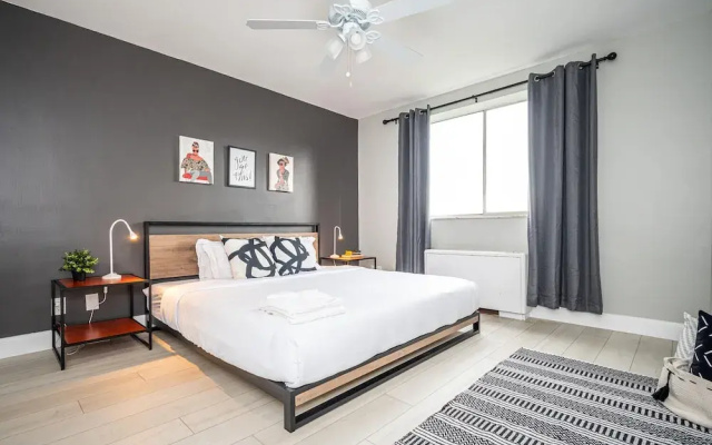 ATL Downtown 2BR with Free Parking Gym
