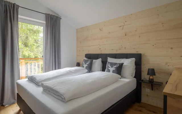 Ski-in Chalet With hot tub and Sauna