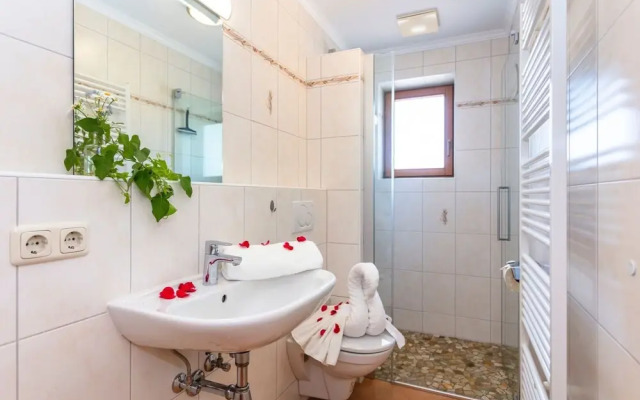 Elegant Apartment in Saalbach-hinterglemm Near Ski Bus