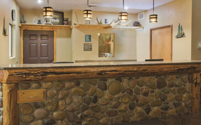 Best Western Plus Riverfront Hotel & Suites