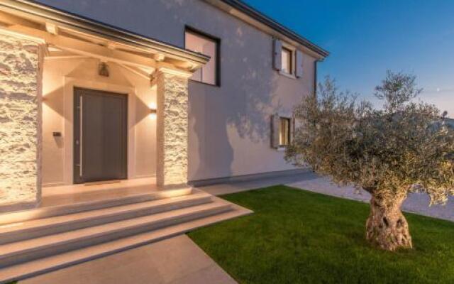 Exclusive Living Villas