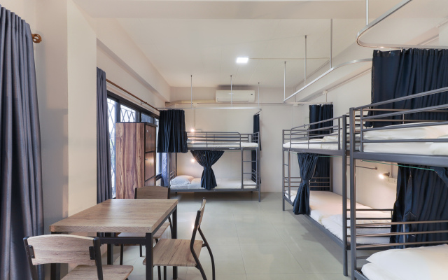 Chiangmai Gate Capsule Hostel