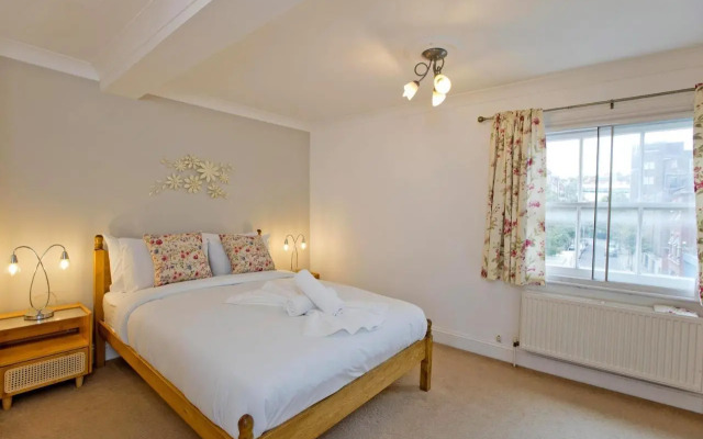 Imperial Horseferry Road Apartment