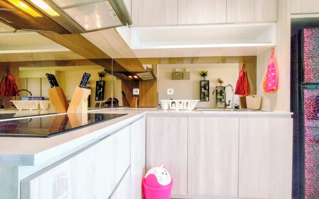 Homey Designed 2BR in City Center at Praxis Apartment