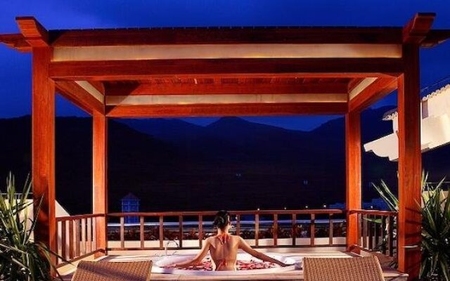 Palm Beach Resort Yalong Bay Sanya