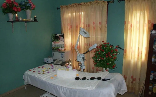 KDT Hotels And Suites