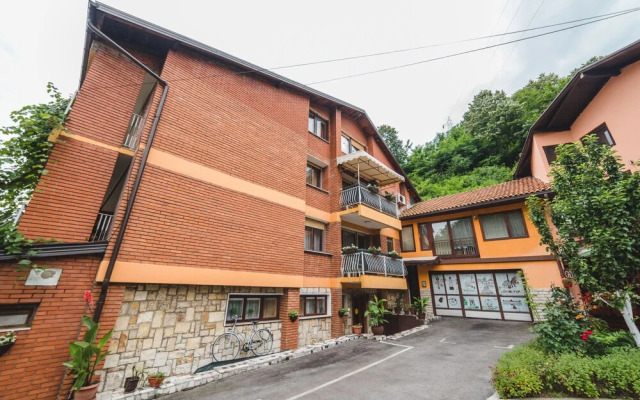 Rooms & Apartment GH Pasha