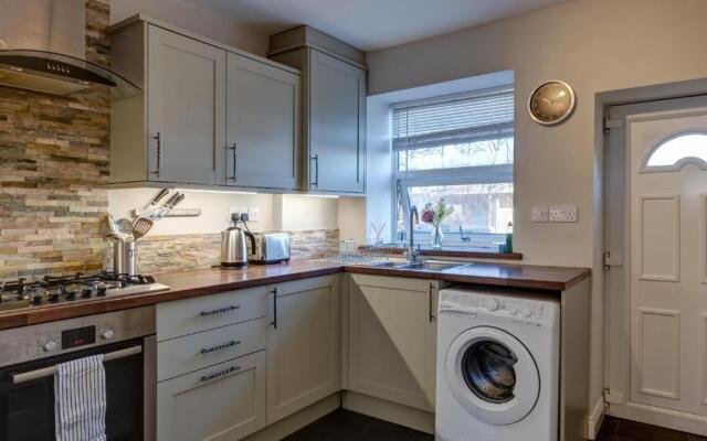 Cosy 2 bed home CHESTERFIELD