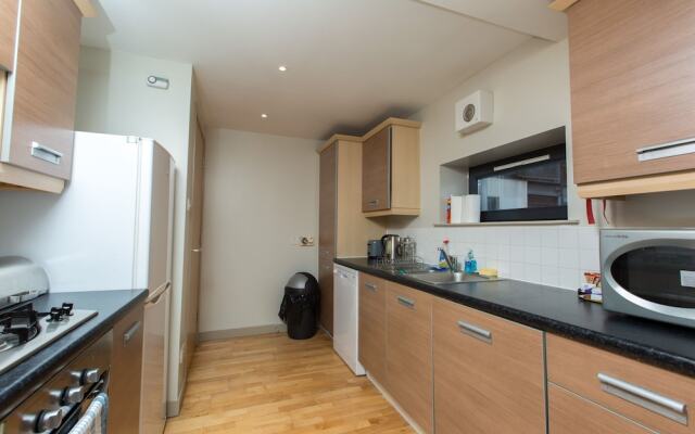 Bright, Modern Apartment - Royal Mile