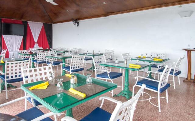 Deluxe Montego Bay Club Studio & Suites