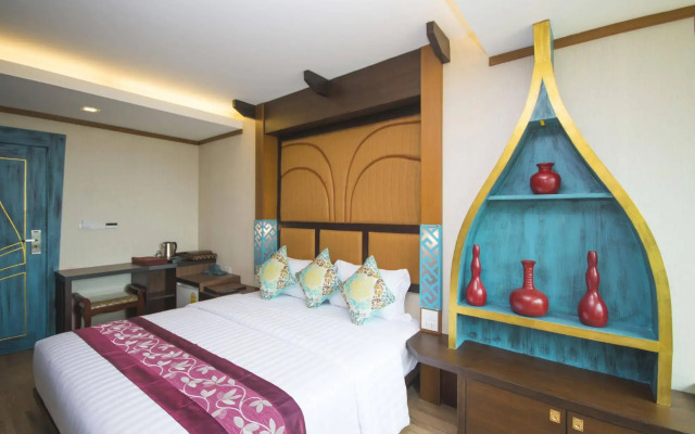 Phi Phi Nice Beach Hotel Hip