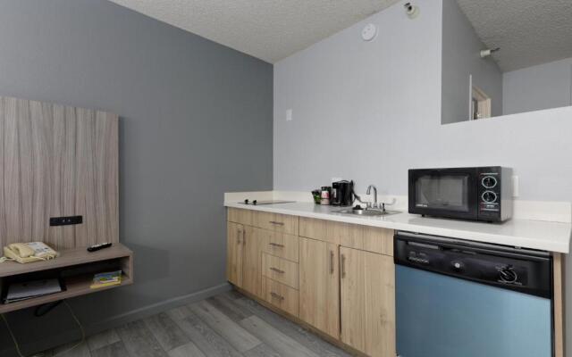 Studio 6 Suites Lake Havasu City, AZ
