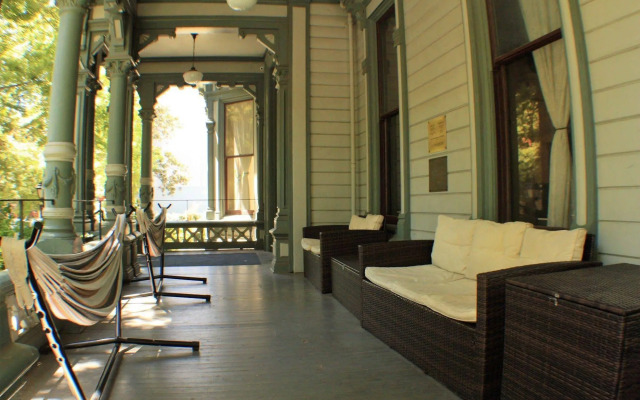 HI Sacramento Hostel