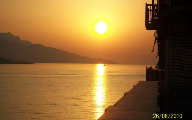 Mirini Hotel