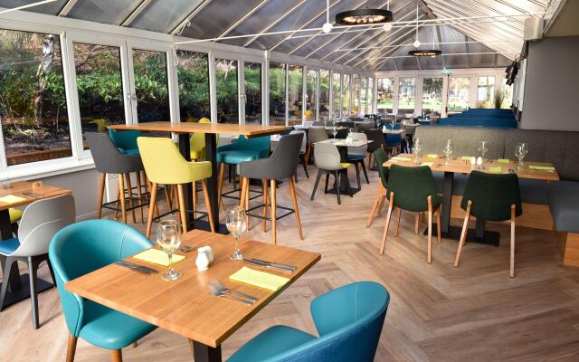 Holiday Inn A55 Chester West by IHG
