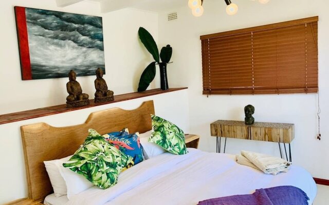 Sun & Sea In A Downtown Villa
