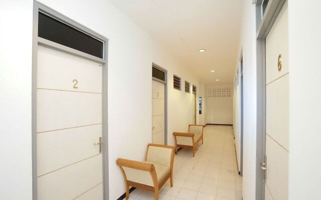 Oyo 473 Darmo Permai Guesthouse