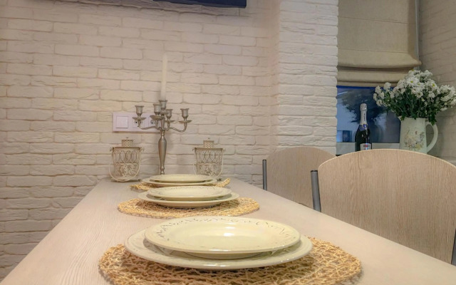 Studio Luxe on Victory Street in the city center