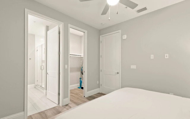 NEW Canopy Cabana Luxury Downtown Apt