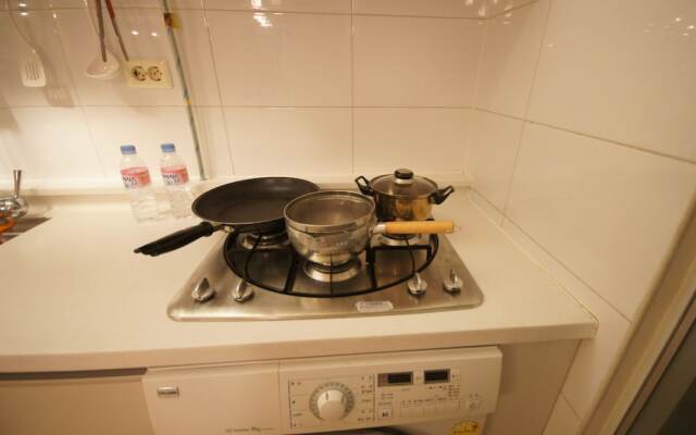 The New Joy House Gongdeok