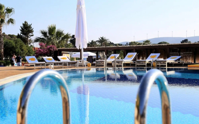 Ceshme Plus Hotel