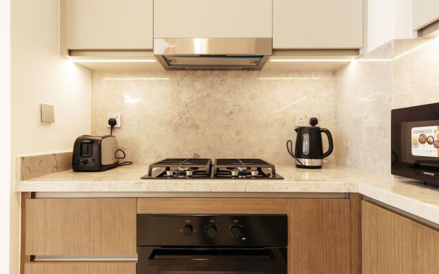 Luxurious Waterfront 1BR with Sea Views