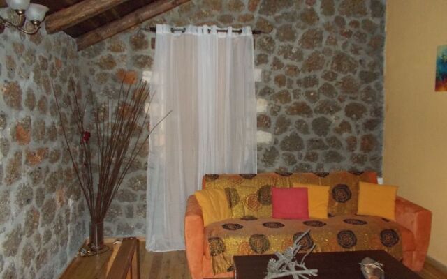 Theasis Guesthouse
