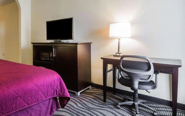 Quality Inn & Suites North Montgomery