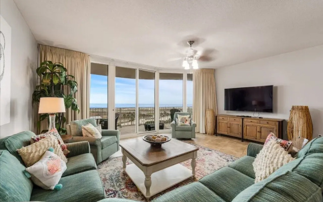 Crb0611 3 Bedroom Condo