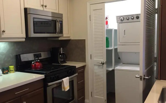 Luxury 2-Bedroom, 2-Bathroom with Pool and Views