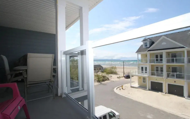 Beachfront Beach Houses