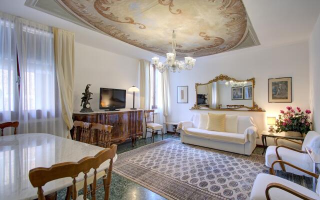 SAN MARCO CANAL VIEW#1 aircond, 4 pax, 120sqm Wifi