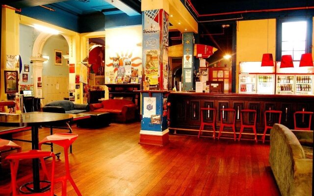 Sundancer Backpackers Resort