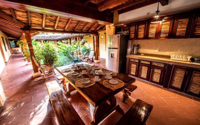 La Casa Amarilla