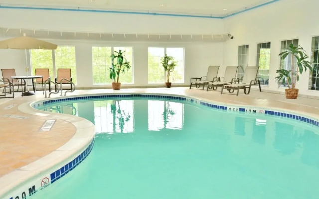 Holiday Inn Express & Suites Center Township by IHG