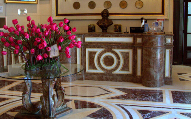 Serenada Golden Palace - Boutique Hotel