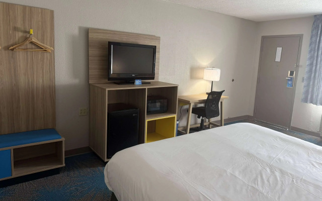 Days Inn by Wyndham Hannibal