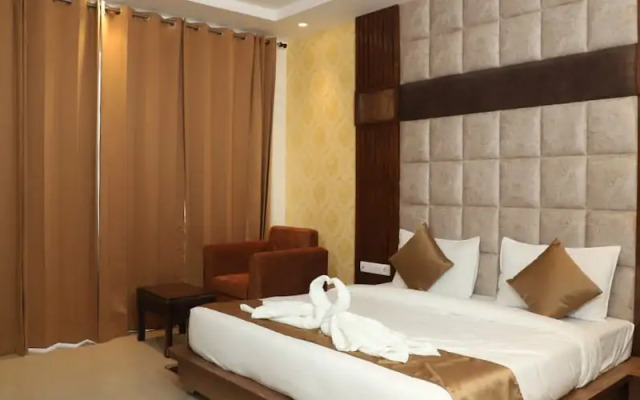RR Hotel and Resort