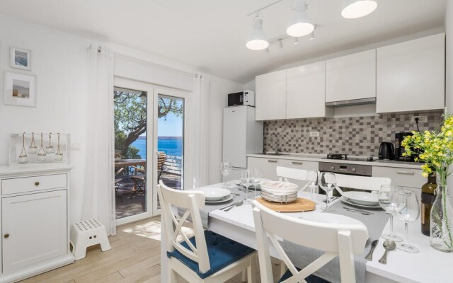 Beautiful Home in Lukovo Sugarje With Wifi and 2 Bedrooms