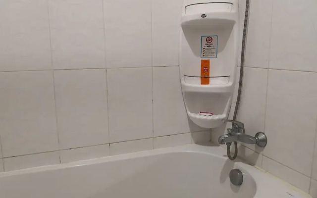 Choke-Set-Thee House