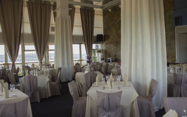 Hotel Cherno More