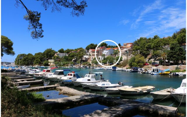 Apartment Elvi - amazing position & parking: A2 Primosten, Riviera Sibenik