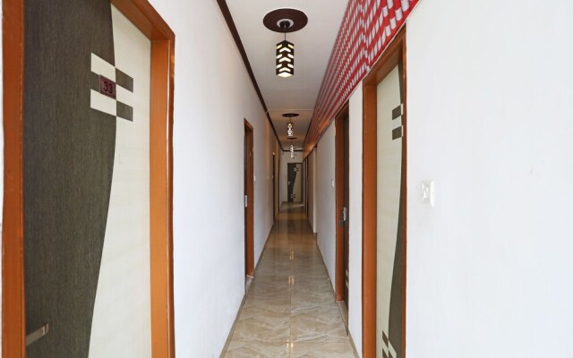 OYO 15027 Hotel Lotus International