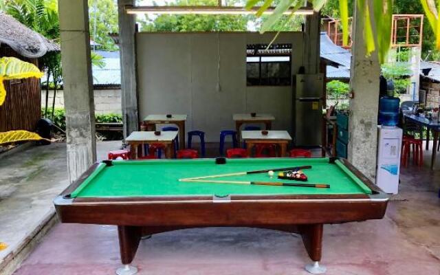 Sharky Hostel Oslob